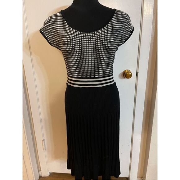 Max Studio Dresses | Max Studio
Dress | Color: Black | Size: S |... - Picture 4 of 5